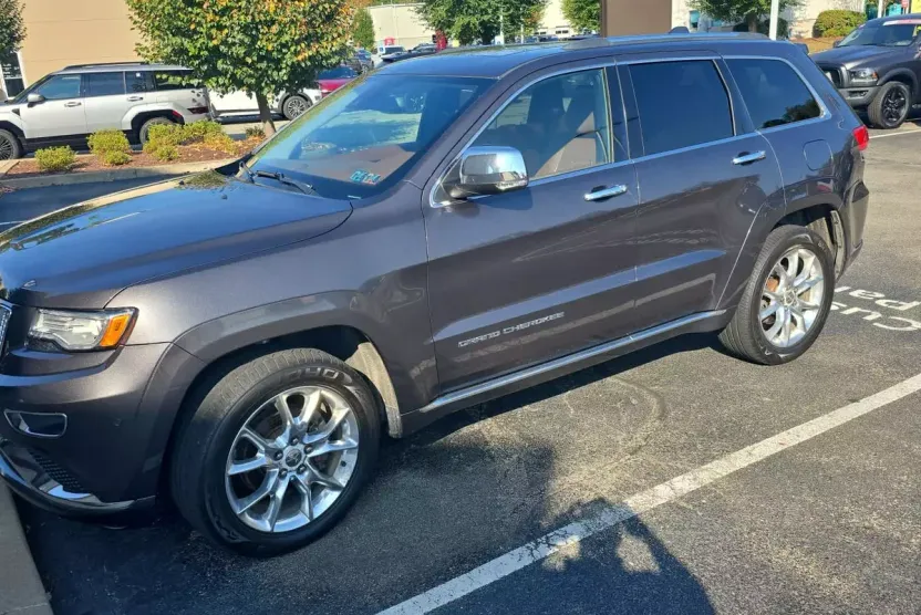 2016 Jeep Grand Cherokee Summit photo 1