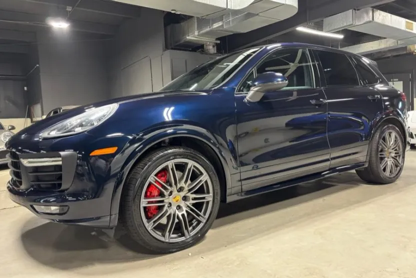 2016 Porsche Cayenne GTS photo 1