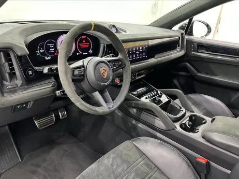 2024 Porsche Cayenne Turbo GT Coupe photo 4