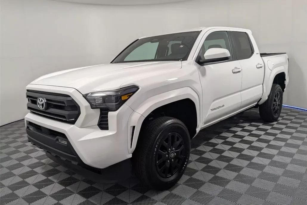 2024 Toyota Tacoma SR5 photo 1