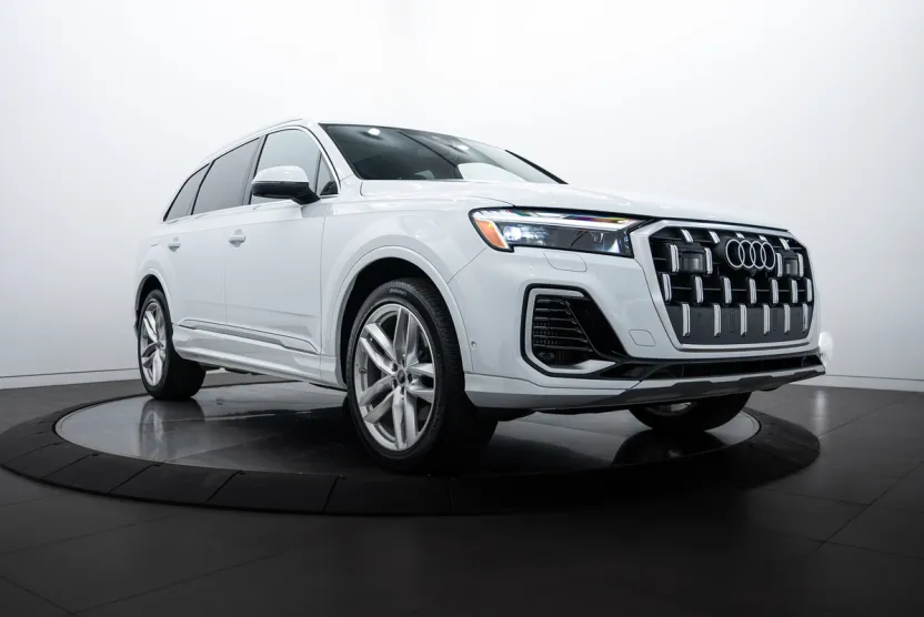 2025 Audi Q7 Premium Plus photo 1
