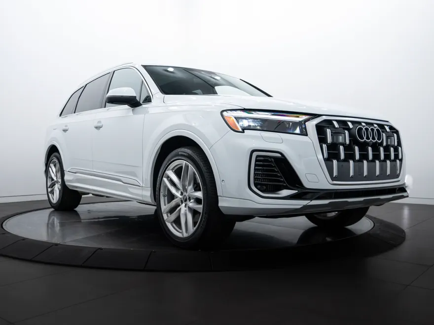 2025 Audi Q7 Premium Plus photo 1