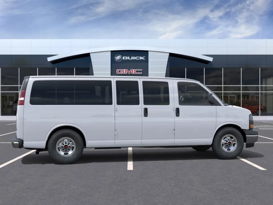 2025 Gmc Savana Passenger 3500 LT photo 1