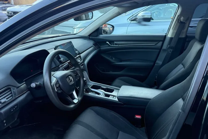 2018 Honda Accord EX photo 1