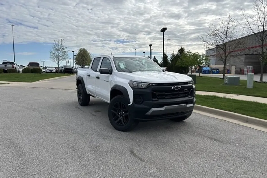 2025 Chevrolet Colorado Trail Boss photo 1