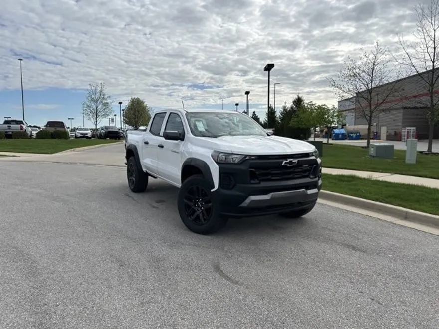 2025 Chevrolet Colorado Trail Boss photo 1