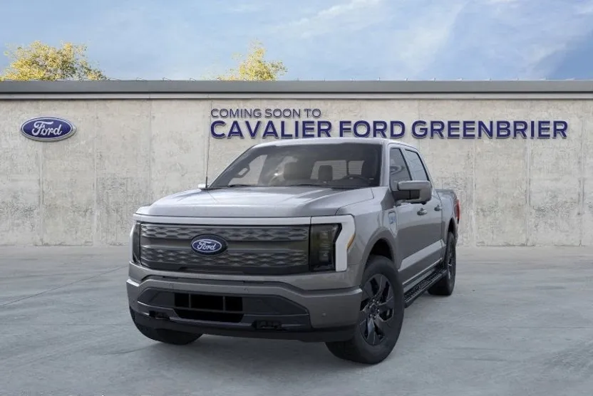 2025 Ford F-150 Lightning Lariat photo 1