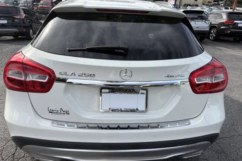 2016 Mercedes Benz GLA 250 4MATIC photo 1