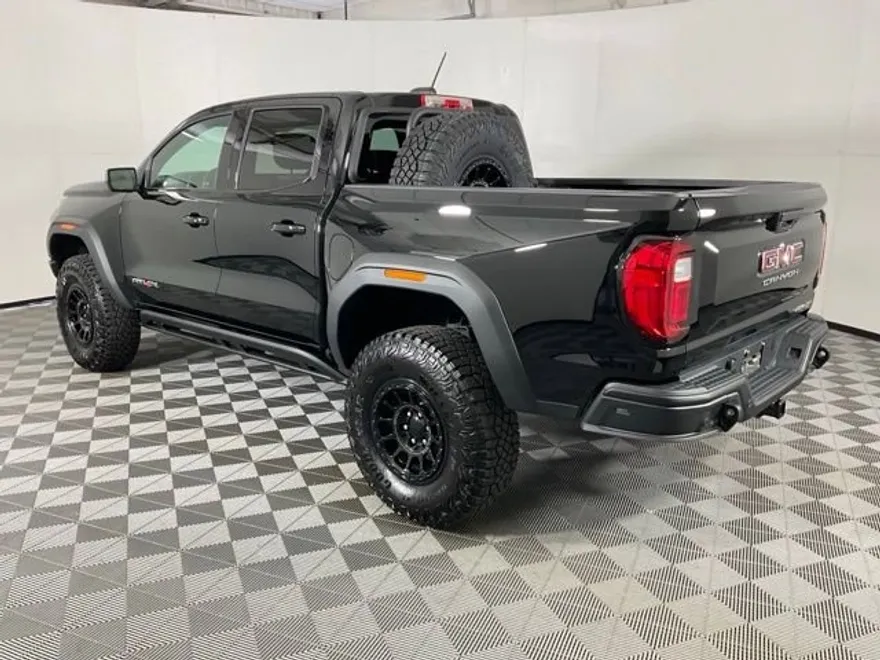 2024 Gmc Canyon AT4X photo 1
