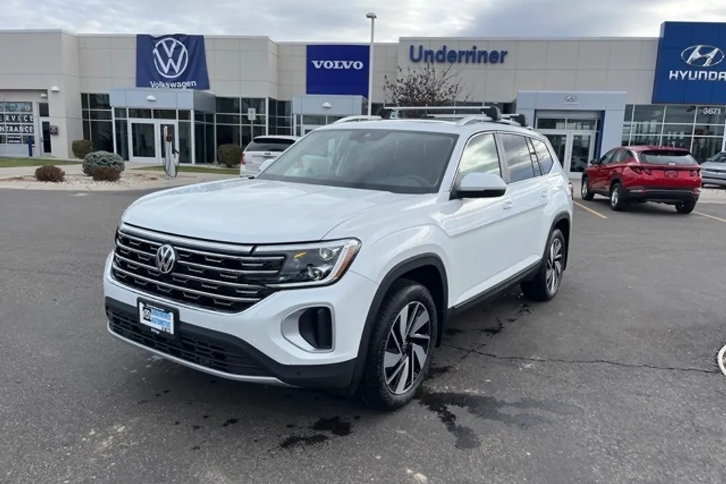 2024 Volkswagen Atlas SEL photo 1