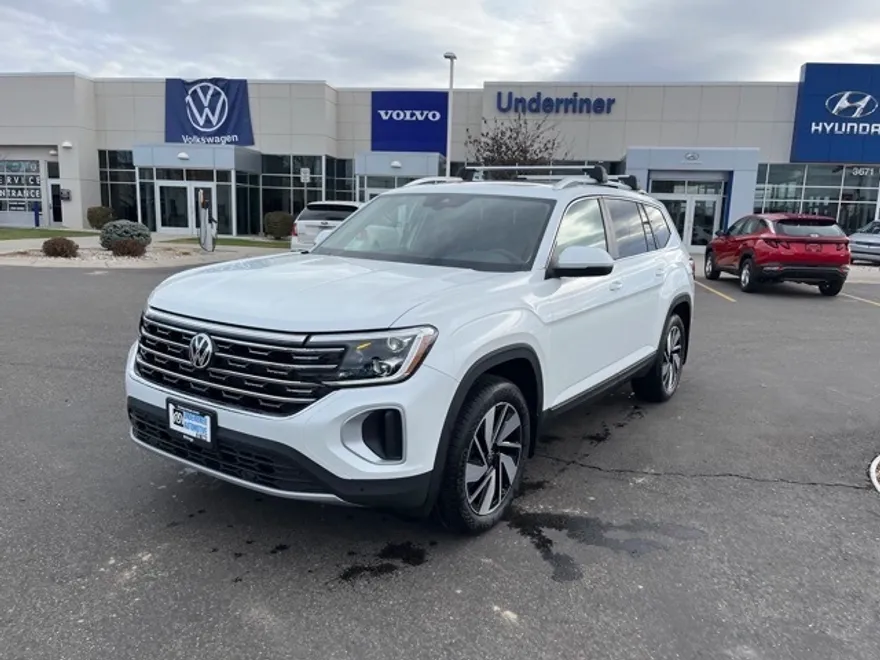 2024 Volkswagen Atlas SEL photo 1