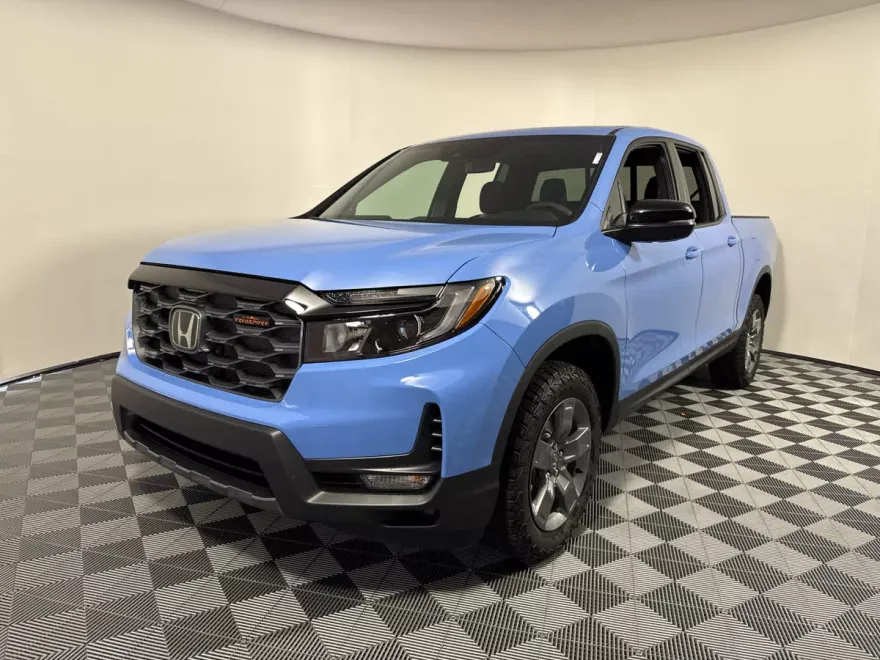 2025 Honda Ridgeline TrailSport photo 1