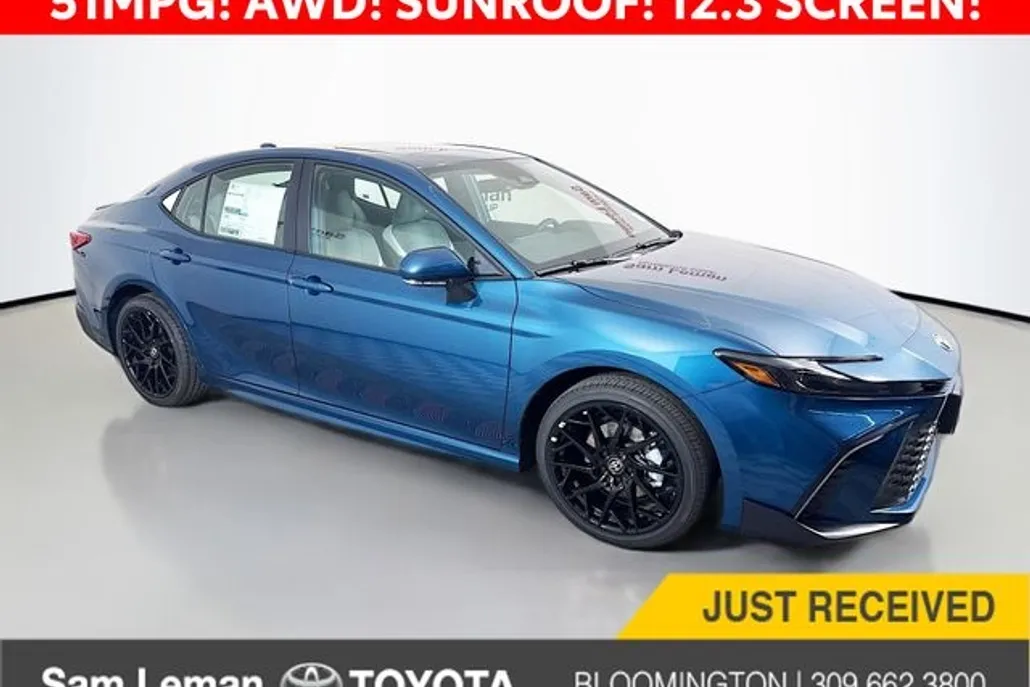 2026 Toyota Camry SE photo 1