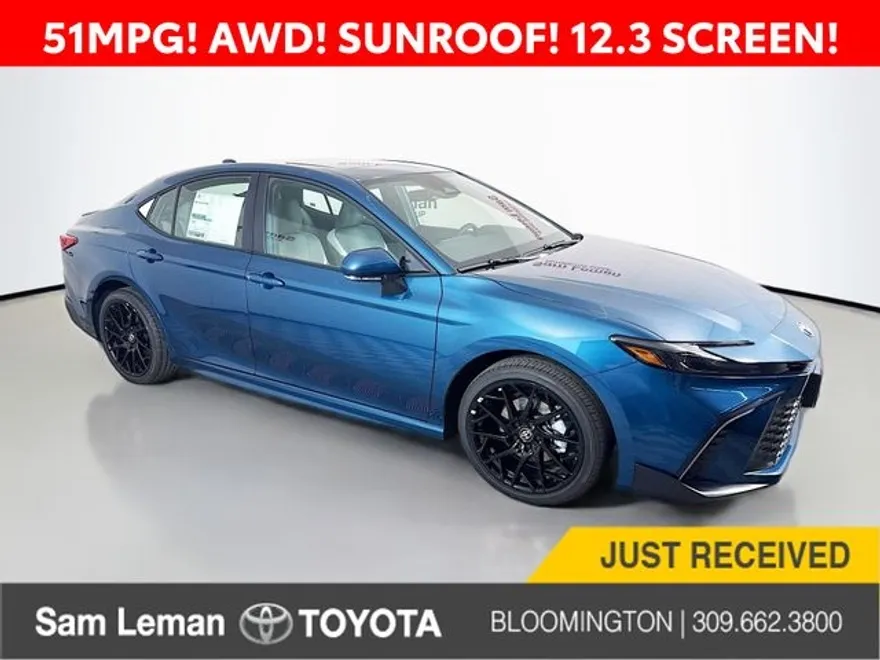 2026 Toyota Camry SE photo 1