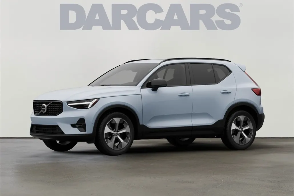 2026 Volvo XC40 Plus photo 1