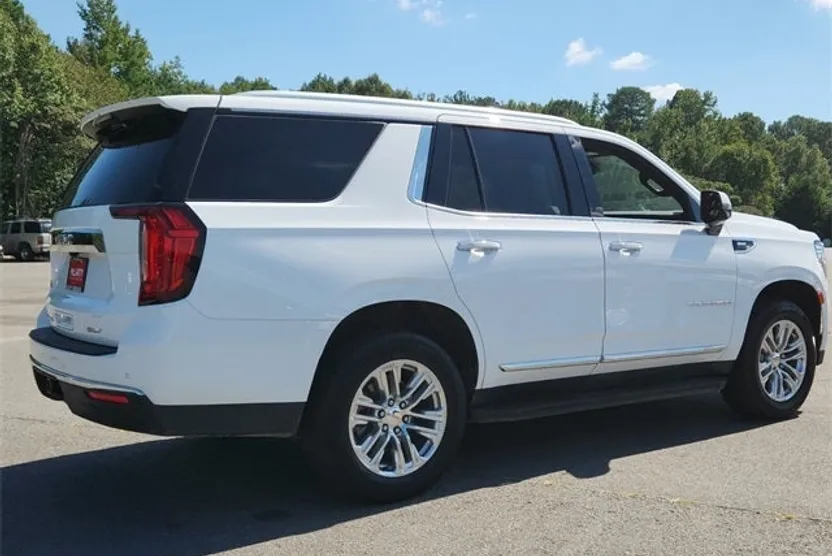 2024 Gmc Yukon SLT photo 1