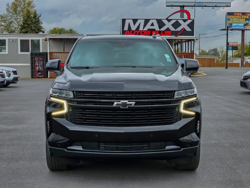 2023 Chevrolet Suburban RST photo 1