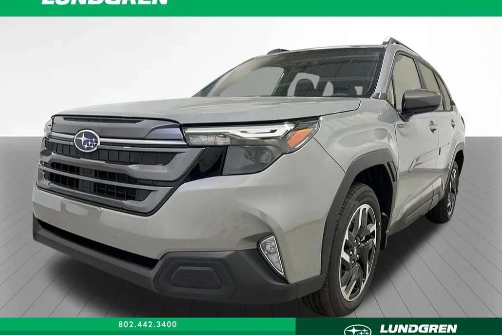 2025 Subaru Forester Premium photo 1