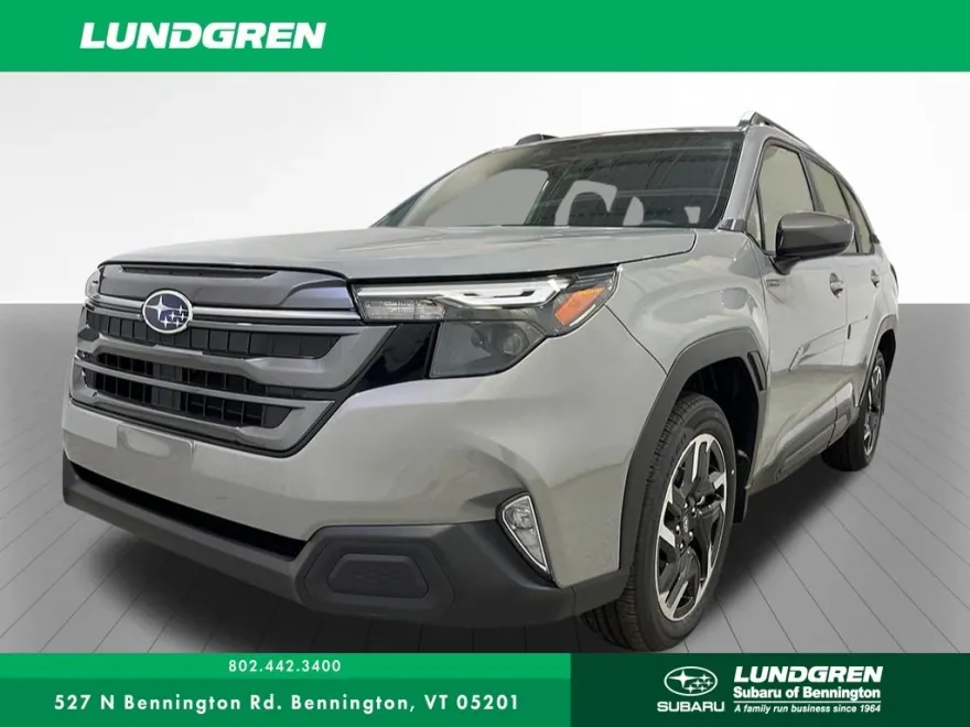 2025 Subaru Forester Premium photo 1