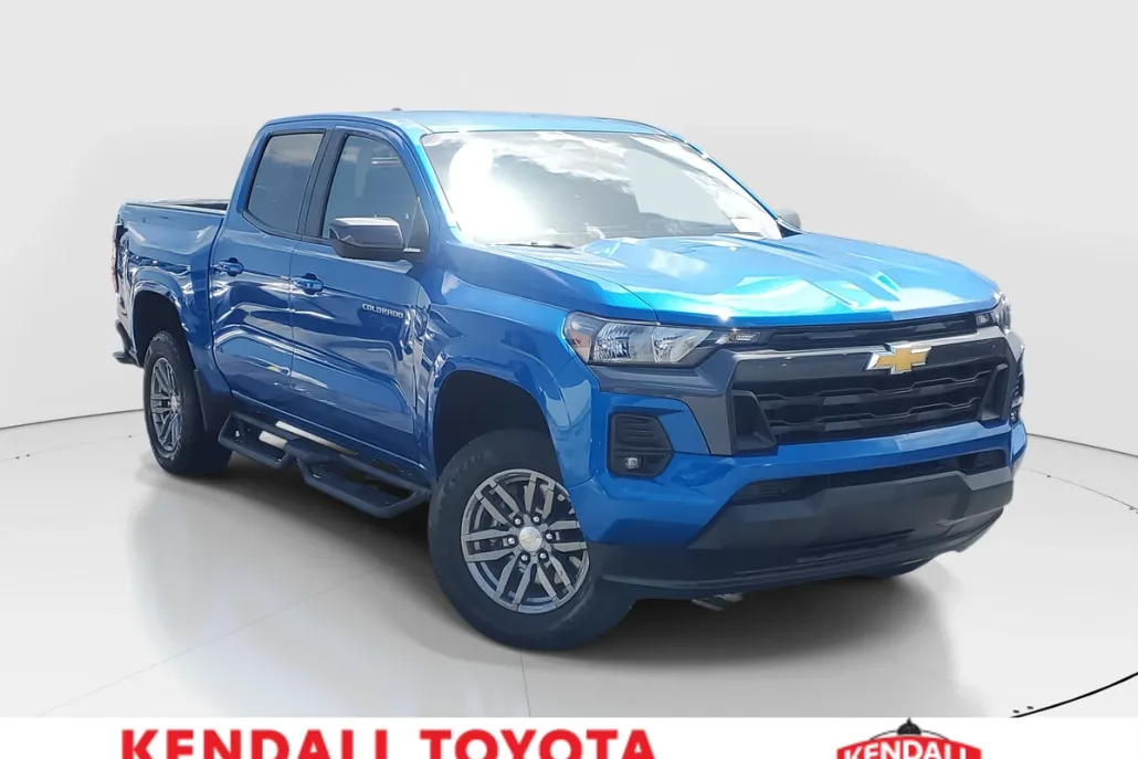 2023 Chevrolet Colorado LT photo 1