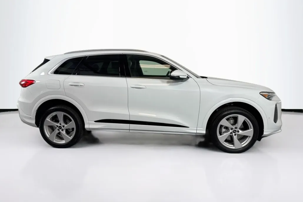 2025 Audi Q5 2.0T Premium Plus photo 1