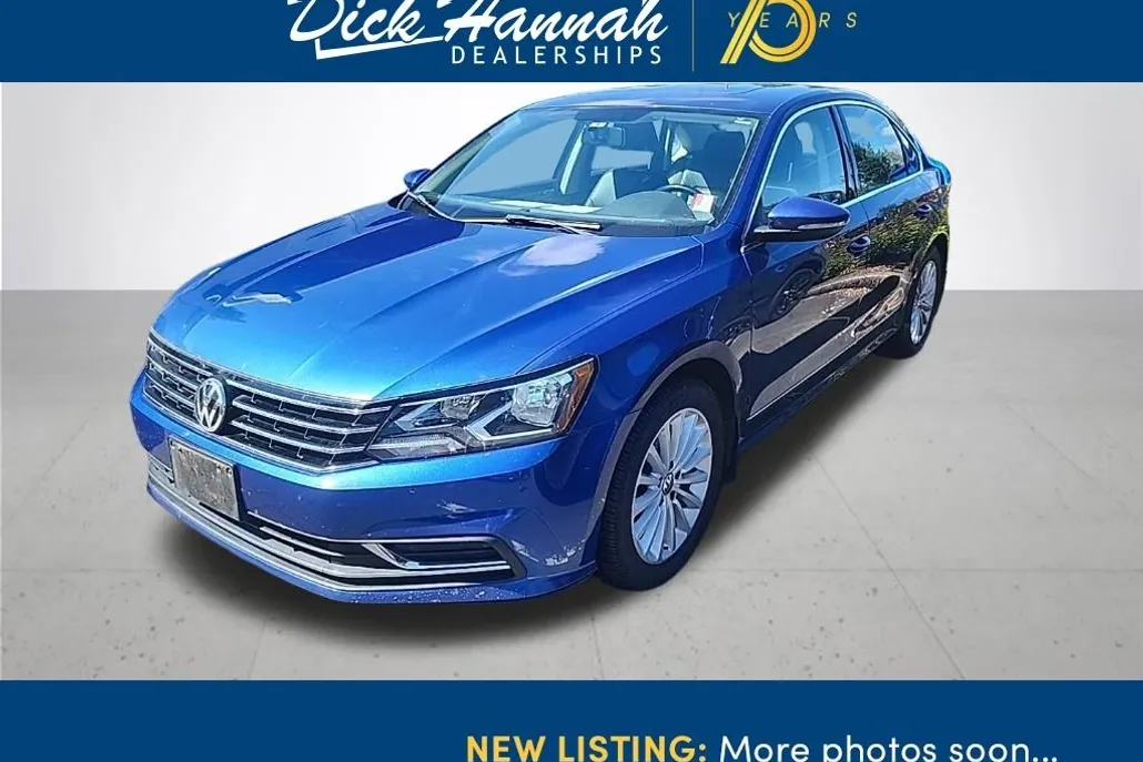 2017 Volkswagen Passat SE photo 1