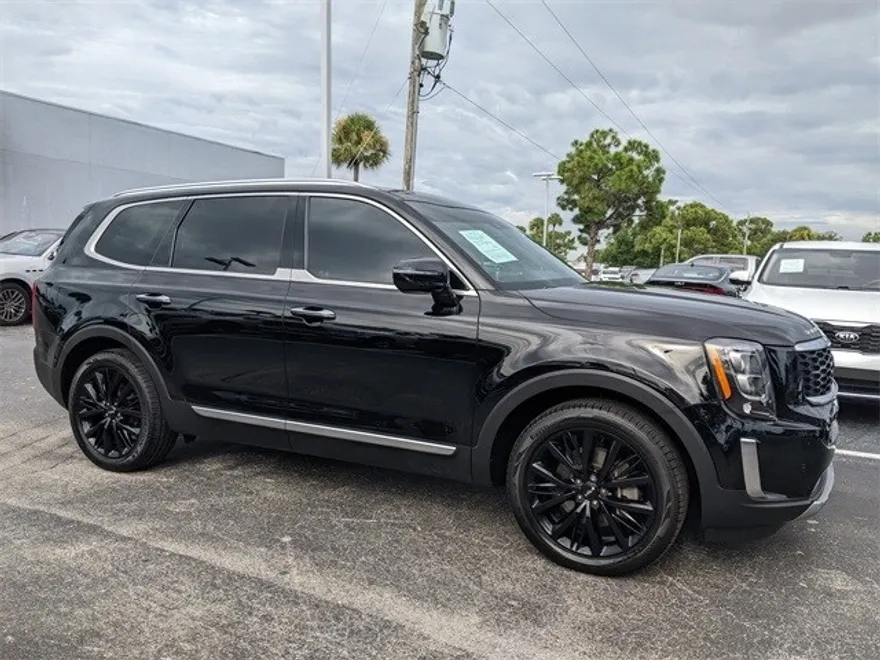 2022 Kia Telluride SX photo 1