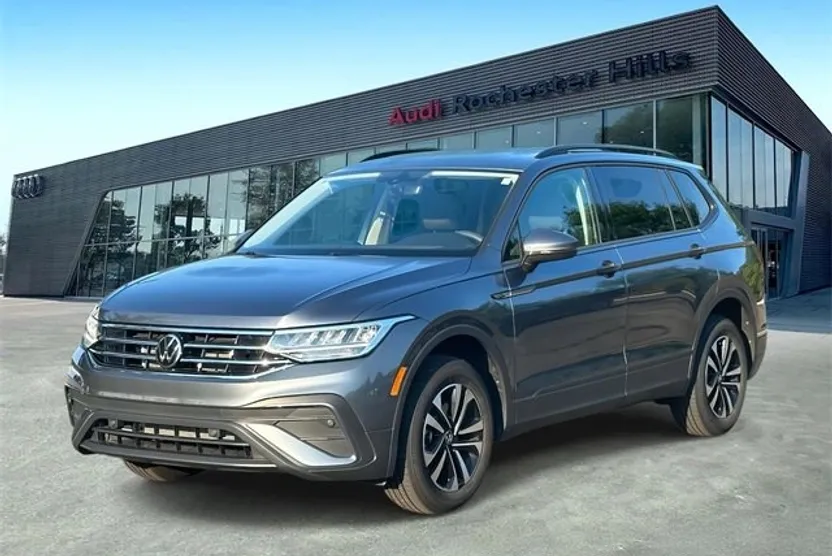 2023 Volkswagen Tiguan S photo 1