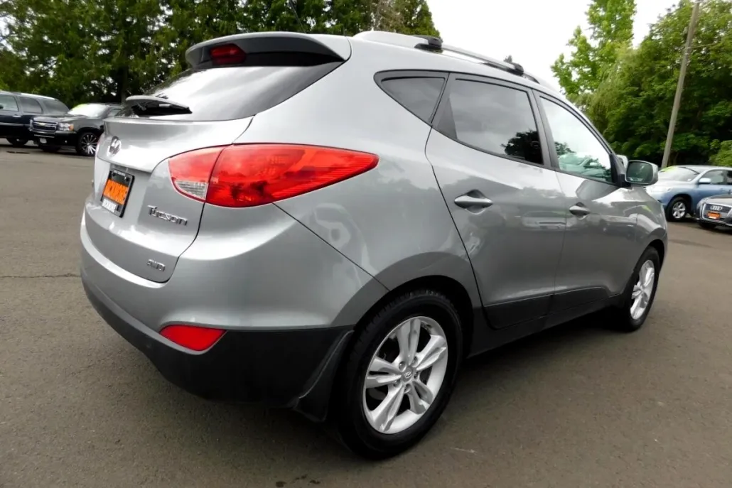 2011 Hyundai Tucson GLS Sport photo 1