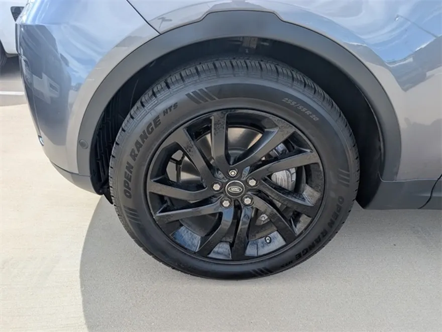 2018 Land Rover Discovery HSE photo 1