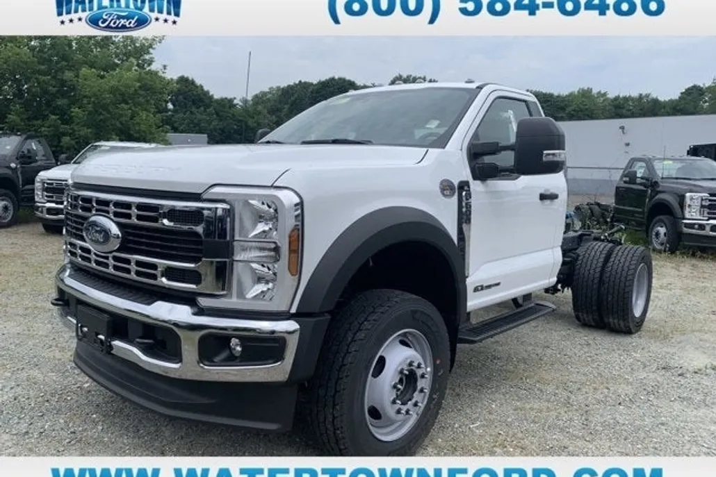 2024 Ford F-600 photo 1