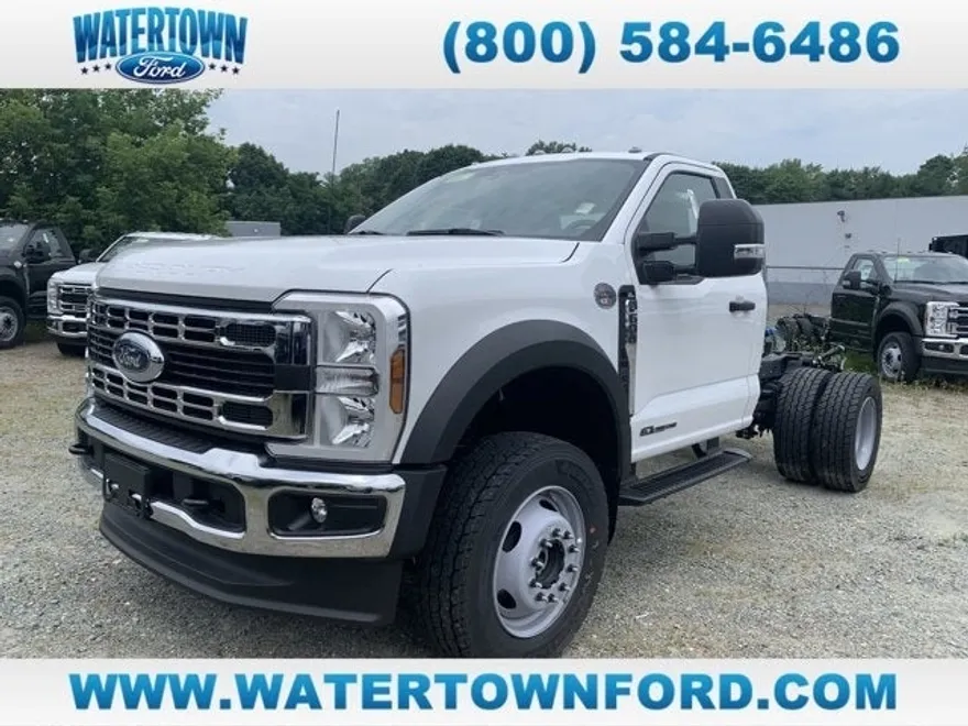 2024 Ford F-600 photo 1