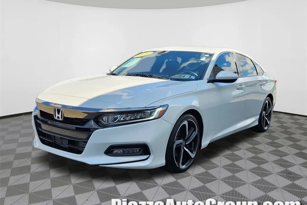 2019 Honda Accord Sport photo 1