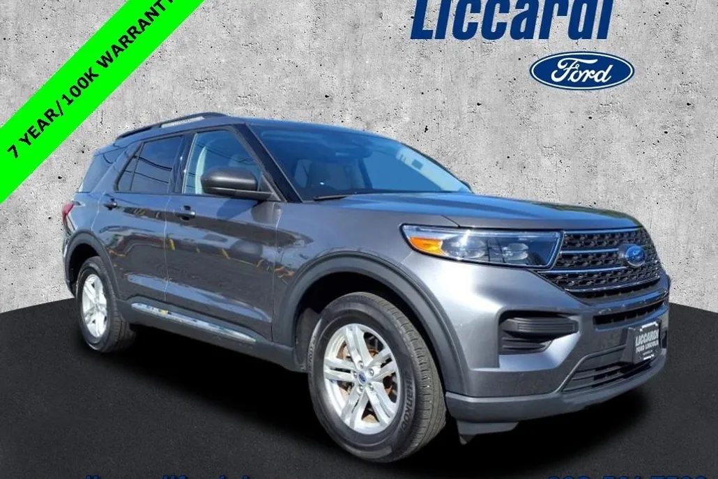 2022 Ford Explorer XLT photo 1