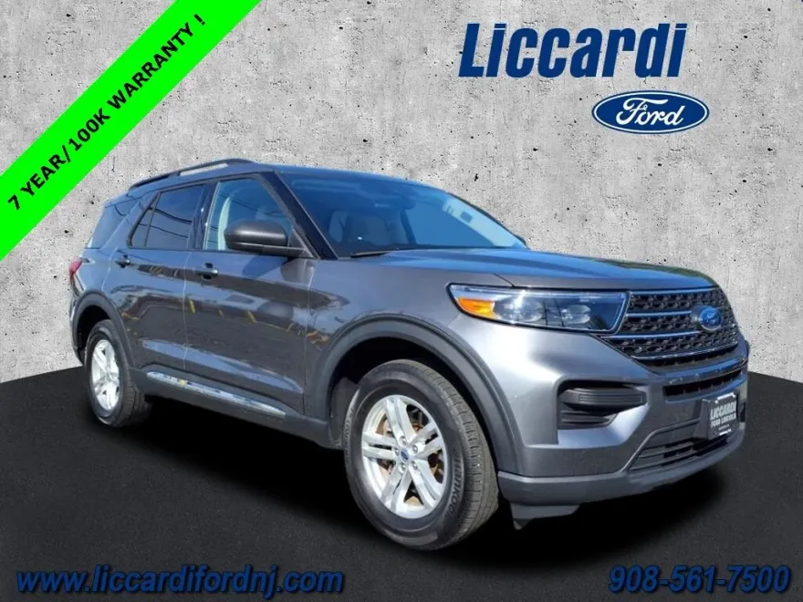 2022 Ford Explorer XLT photo 1
