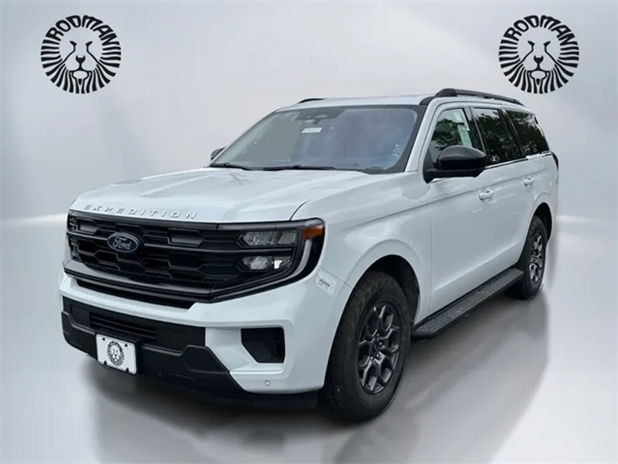 2025 Ford Expedition photo 1