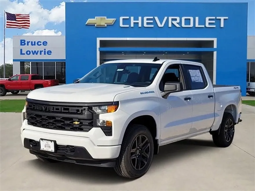 2026 Chevrolet Silverado 1500 Custom photo 1