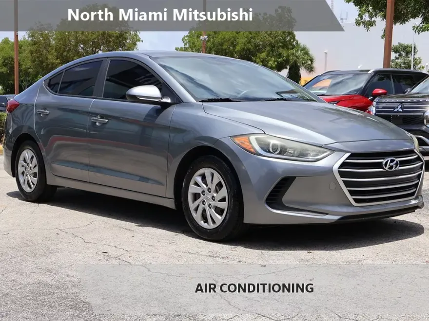 2017 Hyundai Elantra SE photo 1