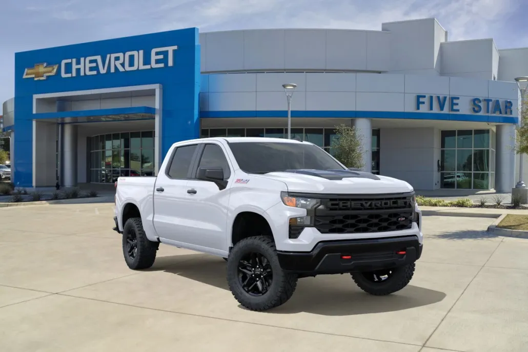 2025 Chevrolet Silverado 1500 Custom Trail Boss photo 1