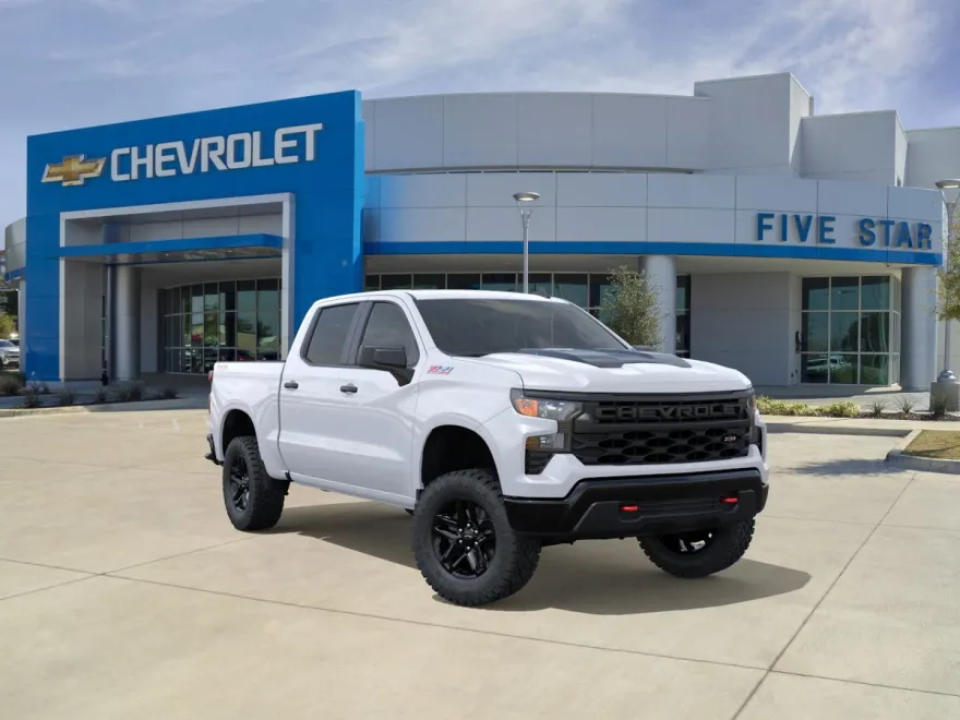 2025 Chevrolet Silverado 1500 Custom Trail Boss photo 1