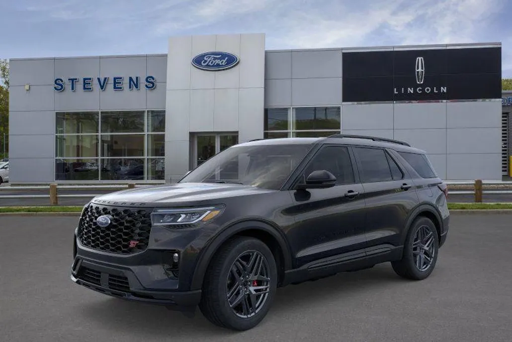 2025 Ford Explorer ST photo 1
