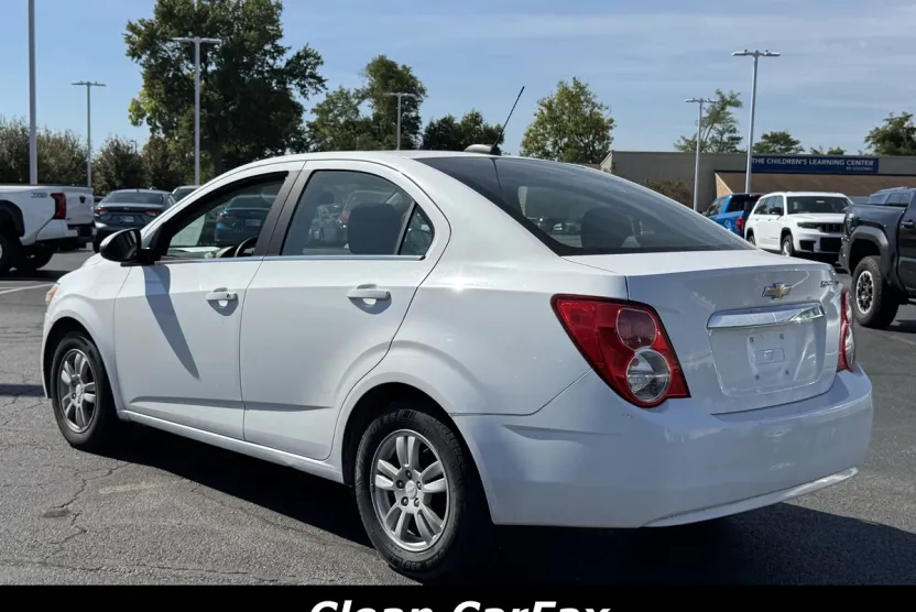 2016 Chevrolet Sonic LT photo 1