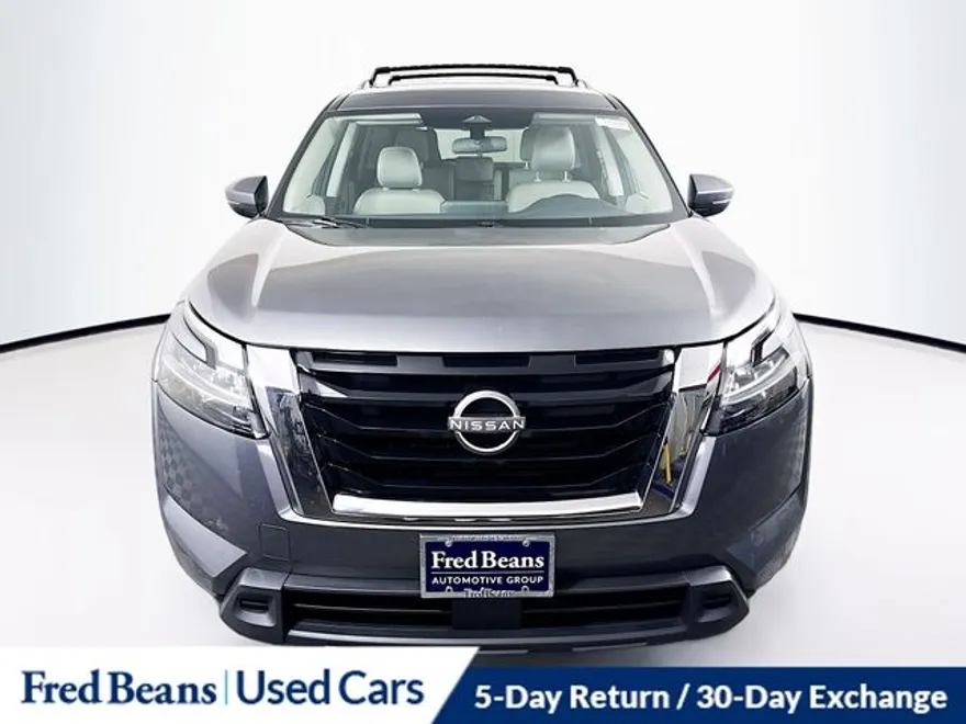 2022 Nissan Pathfinder SV photo 1