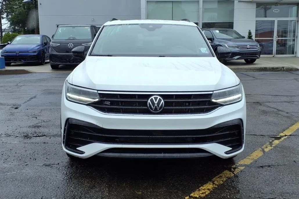 2023 Volkswagen Tiguan SE R-Line Black photo 1