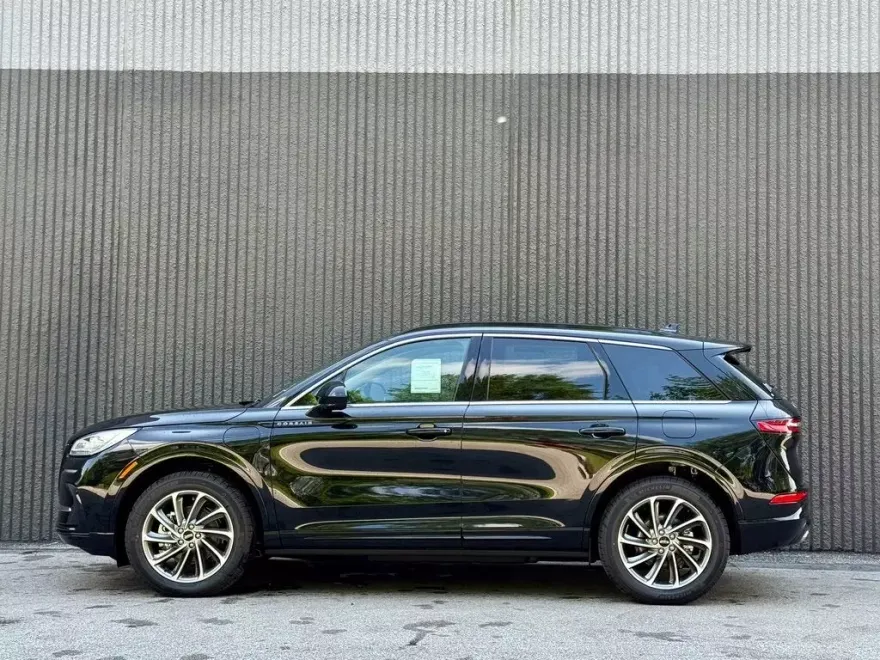 2025 Lincoln Corsair Grand Touring photo 1