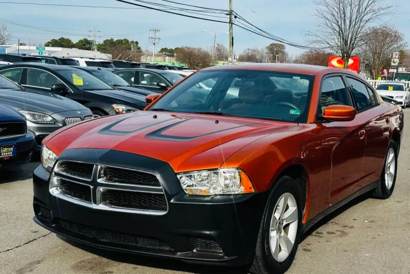 2011 Dodge Charger SE photo 1