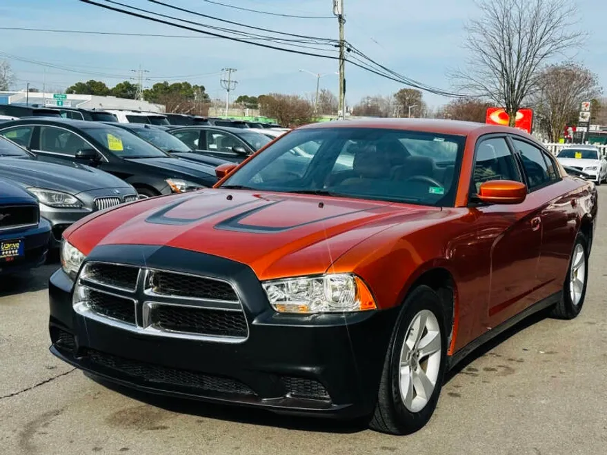 2011 Dodge Charger SE photo 1