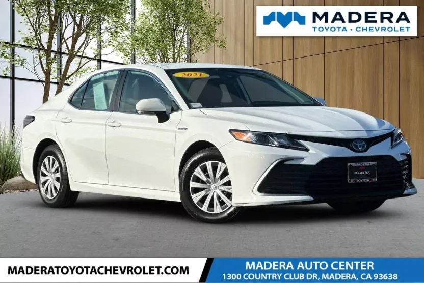 2021 Toyota Camry Hybrid LE photo 1