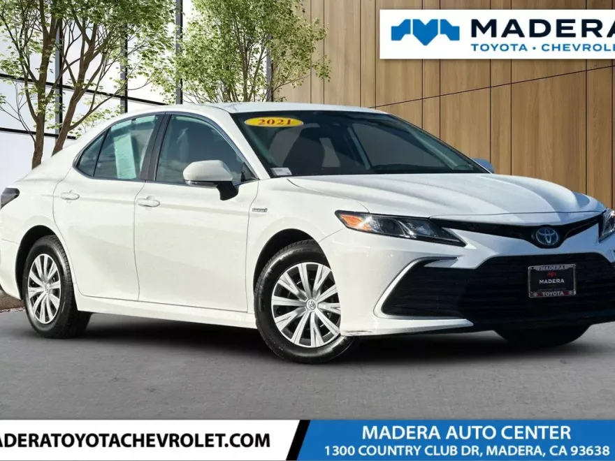 2021 Toyota Camry Hybrid LE photo 1
