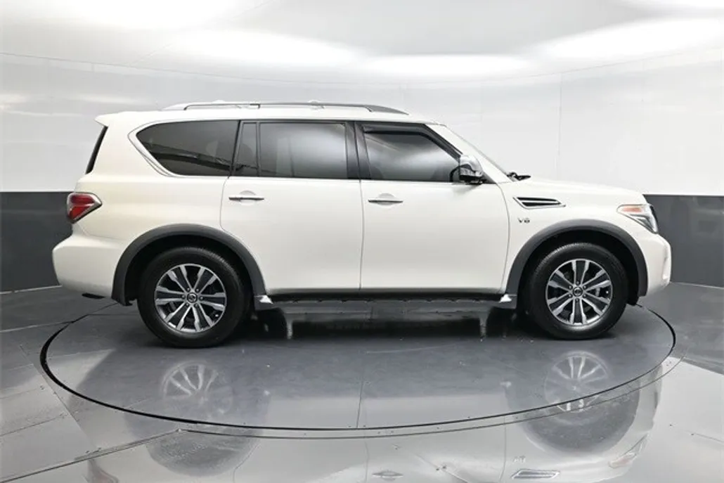 2019 Nissan Armada SL photo 1